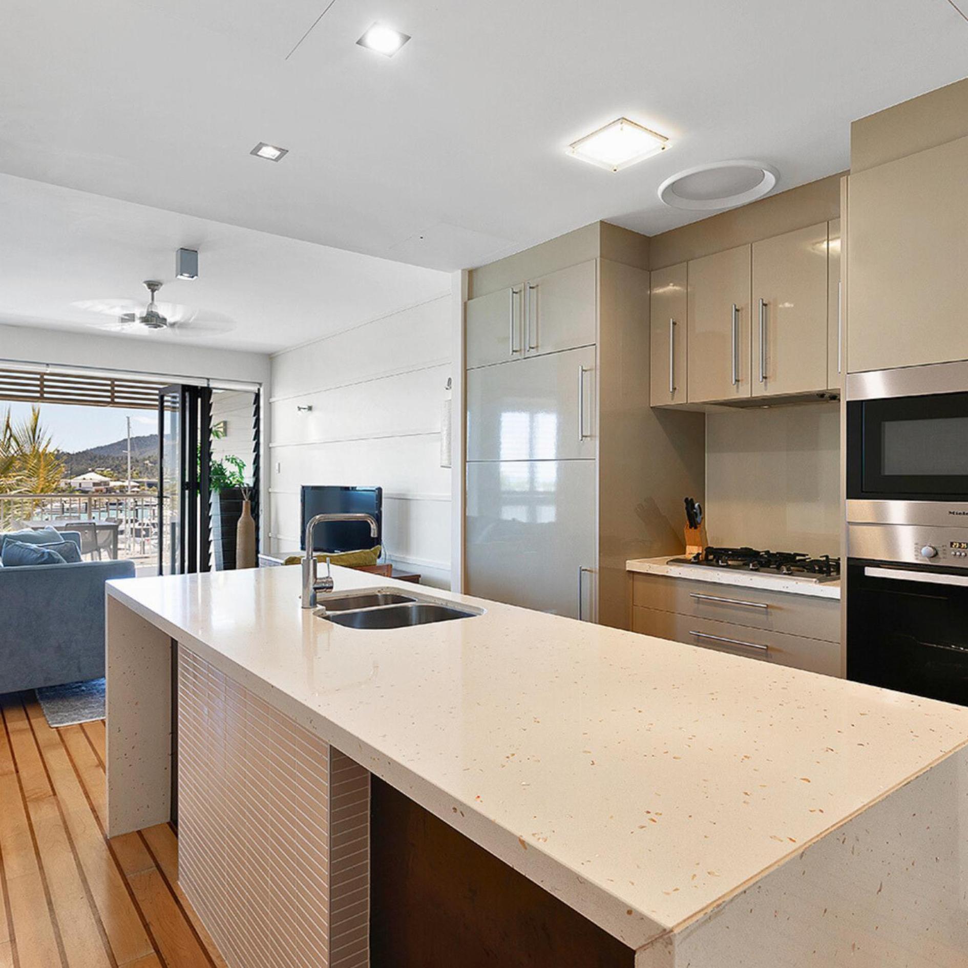 The Boathouse Apartments Airlie Beach Exterior photo